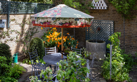 Butter Wakefield Design with Bespoke Painted Trellis. Photography by Eleanor Walpole