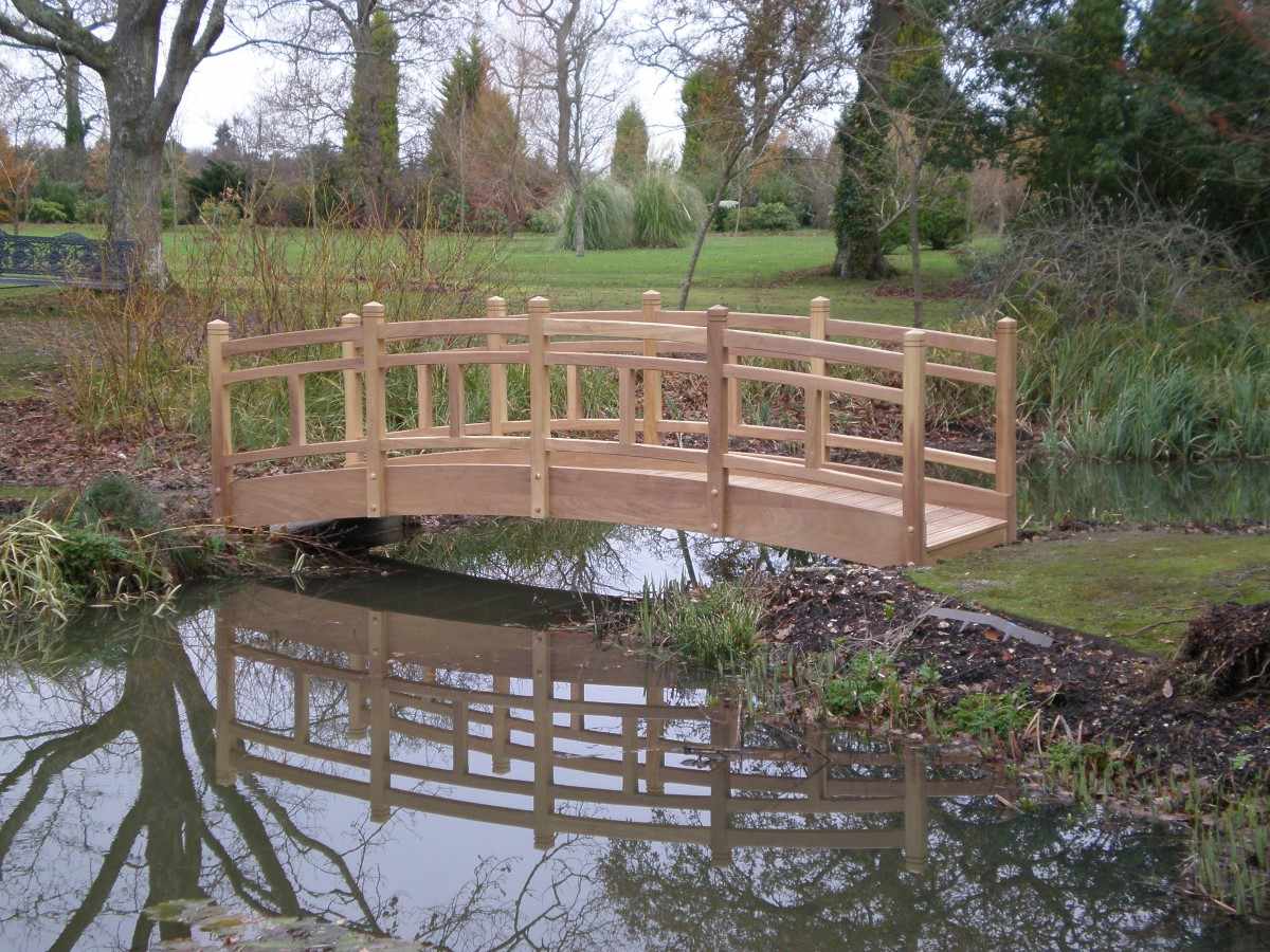 Bespoke Wooden Garden Features | The Garden Trellis Company