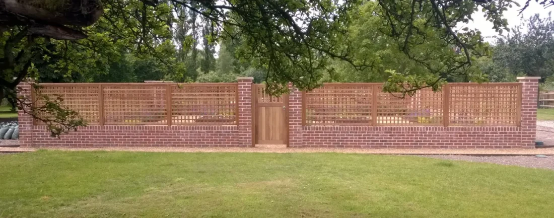 Hardwood wall top trellis & matching gate