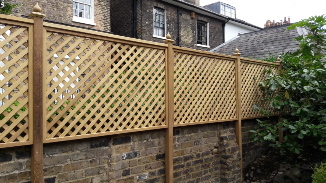 D 38 Iroko hardwood trellis with teardrop finials