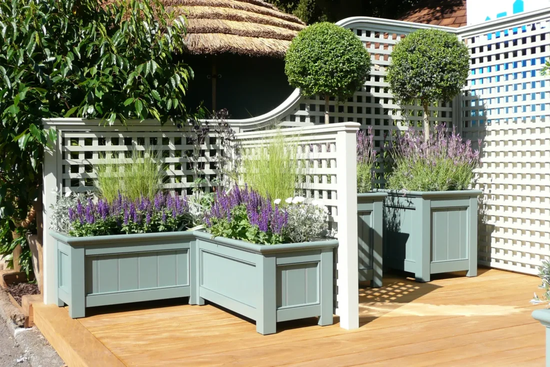 Chelsea Stand - Traditional Planters