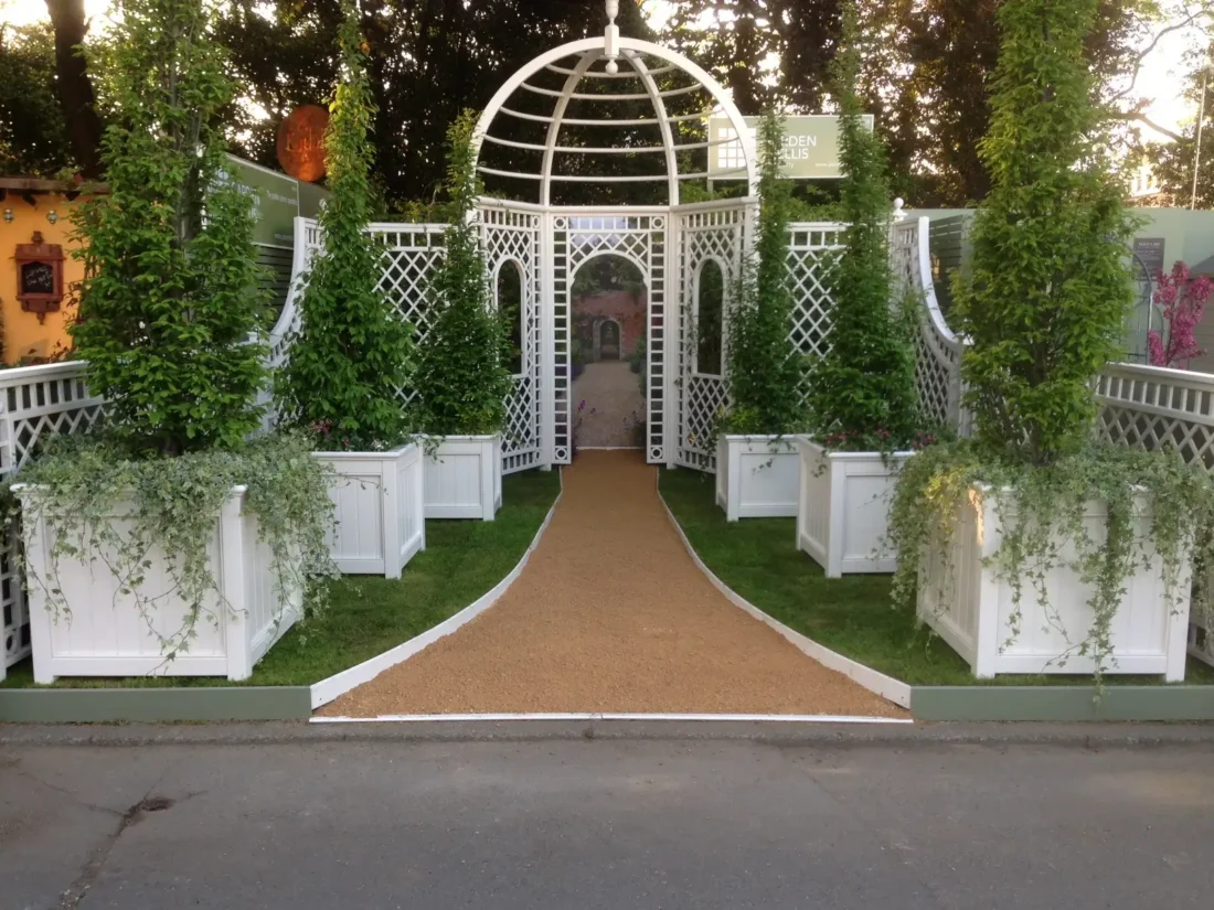 Planters and Arbour at Chelsea