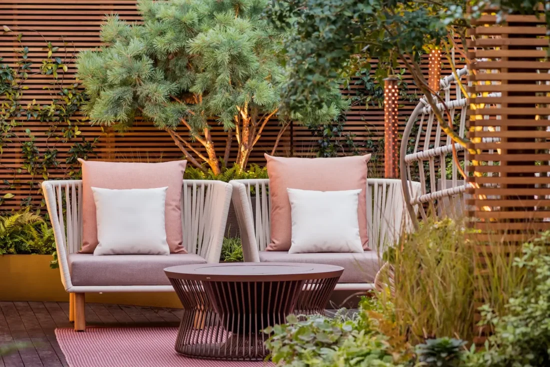 Rooftop slatted panels for privacy - Photo credit: Mimi Connolly