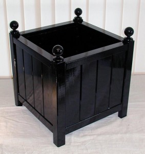 Black versaille planter