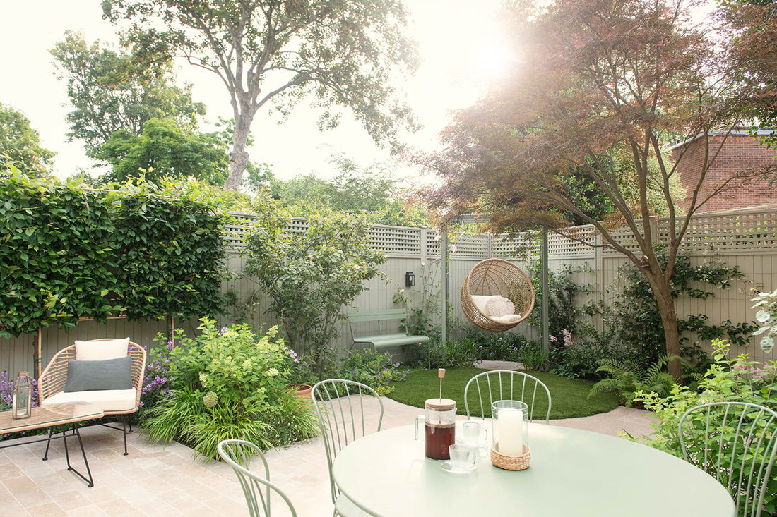 London garden with fencing and trellis