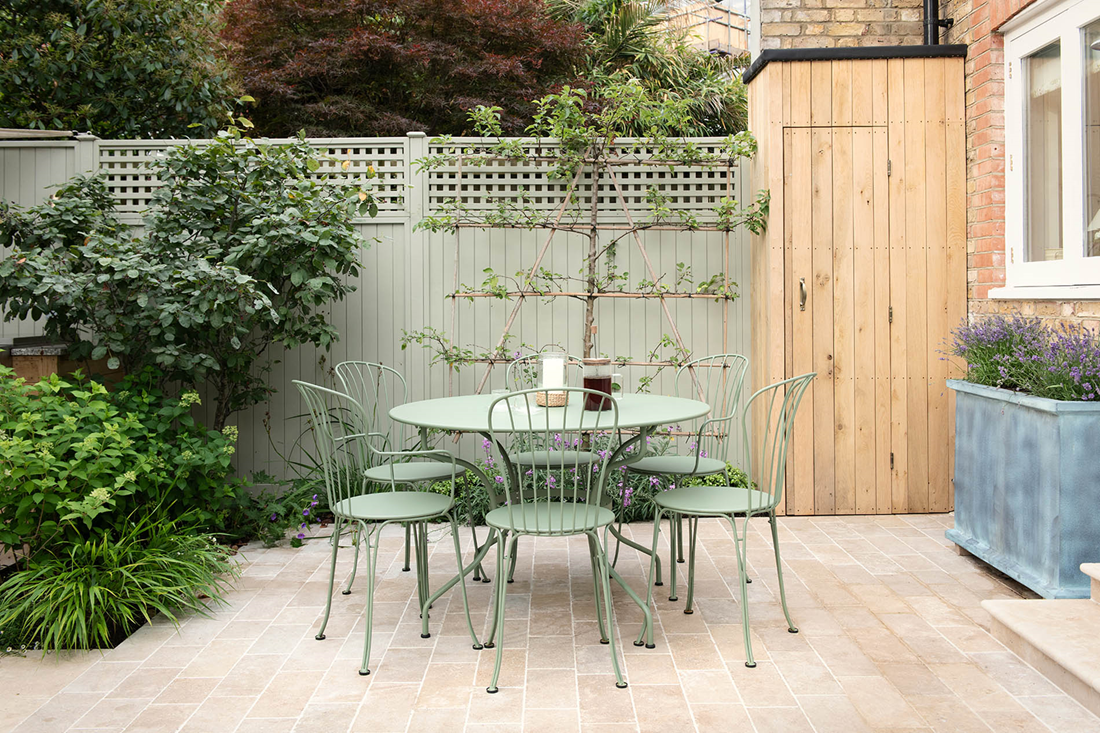 London family courtyard garden