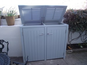 Double bin storage unit (11)