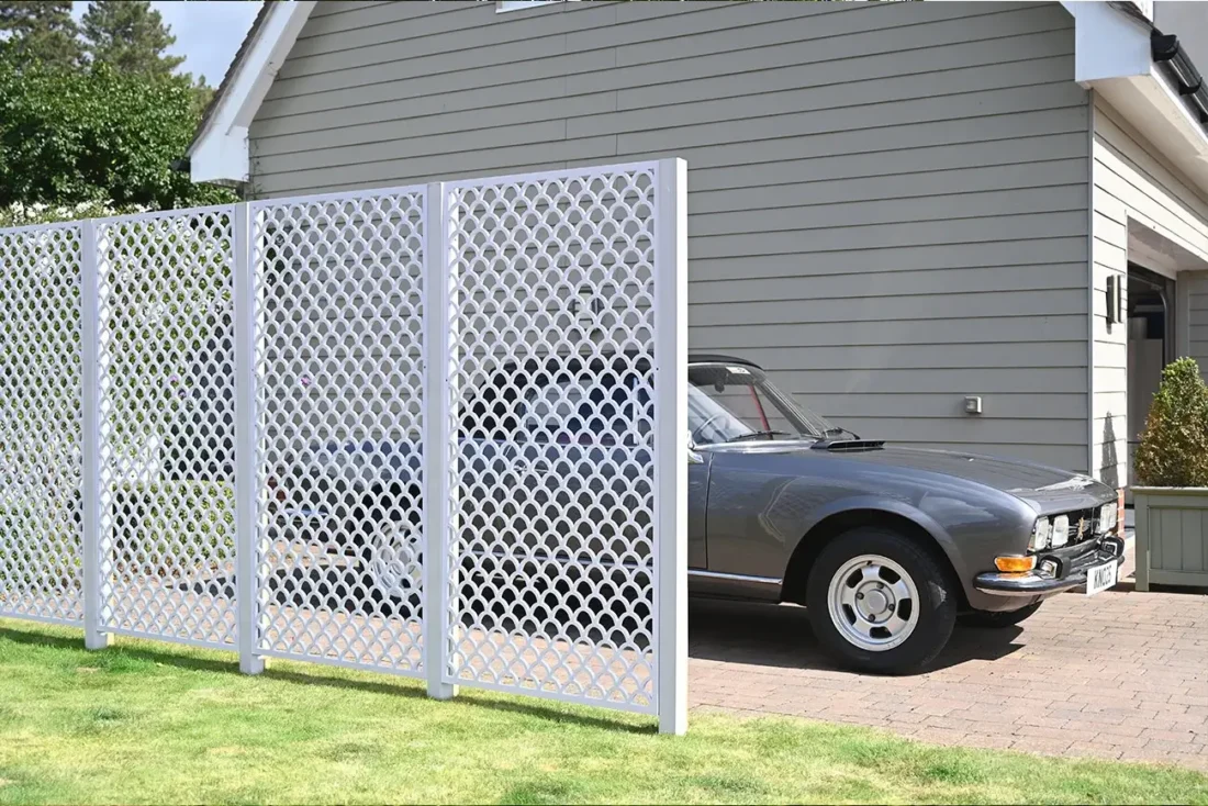 Arcus Vista Decorative Screen - creating a car screen