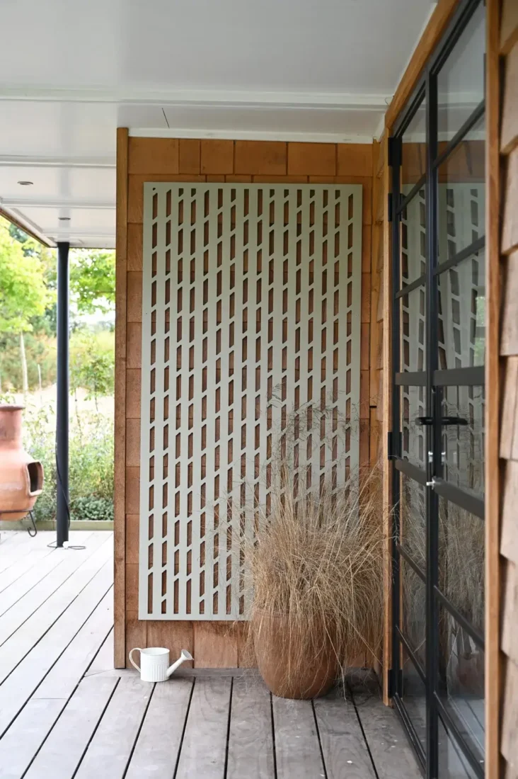 Linear Vista Decorative Screen