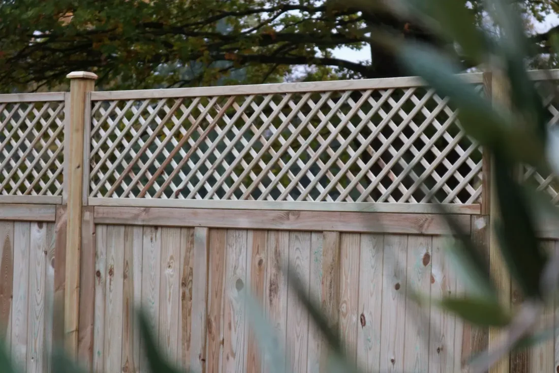 Heavy Duty Solid Panels with Diagonal Trellis above