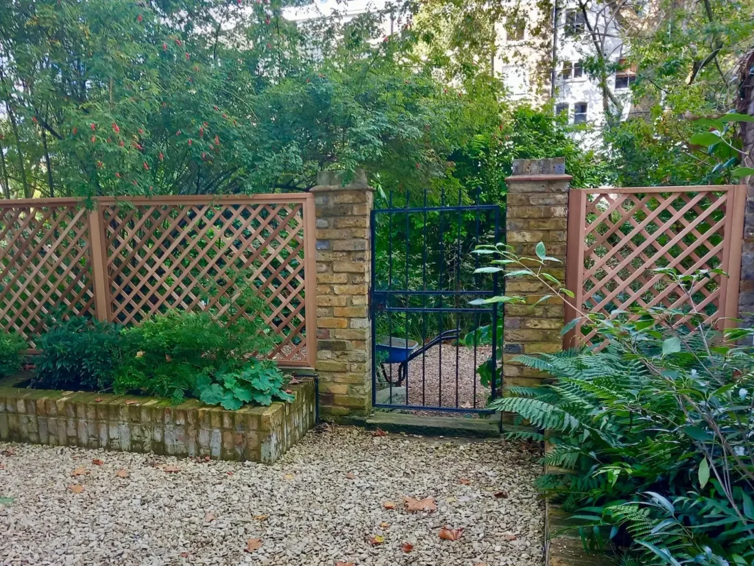 RHS Prestige Diagonal Trellis (68mm gap) in Western Red Cedar