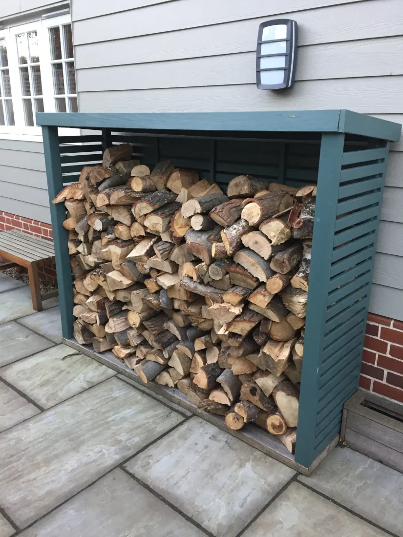 Painted Wooden Log Store